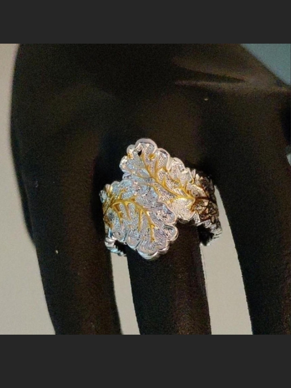 Source Unknown Two-Tone Leaf Filigree Ring - Silver & Gold